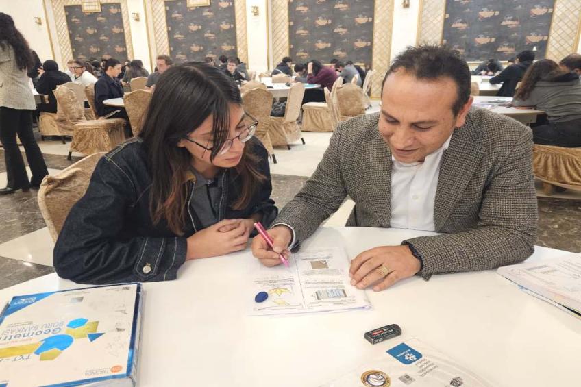 12.SINIF ÖĞRENCİLERİMİZLE SORU ÇÖZÜM SAATİMİZE SON SÜRAT DEVAM